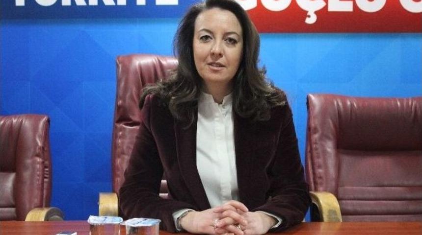 Ak Parti Eskişehir İl Kadın Kolları Başkanı &Ouml;zlem Yal&ccedil;ın&rsquo;dan İlk Basın A&ccedil;ıklaması