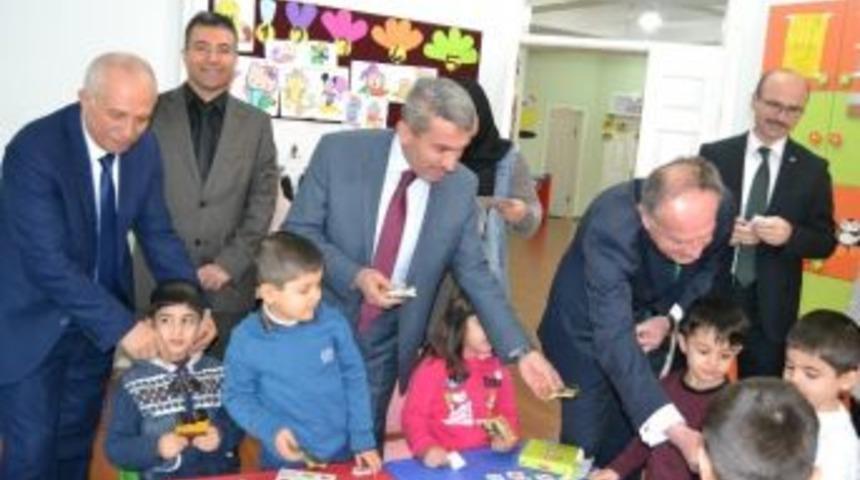 Mardin&rsquo;de Okul S&uuml;t&uuml; Dağıtımı Başladı