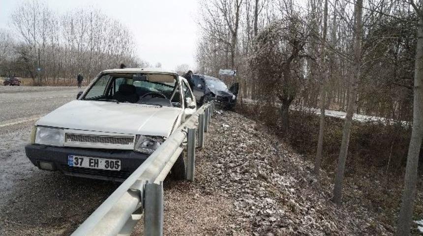 Cenaze Yolunda Kaza: 1&rsquo;i Ağır 3 Yaralı