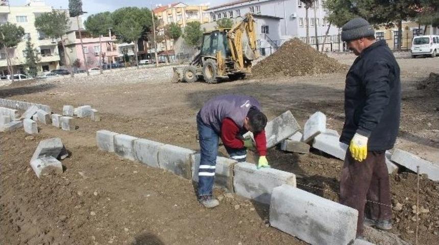 Yeni Sağlık Merkezinin &Ccedil;evre D&uuml;zenlemesi Yapılıyor