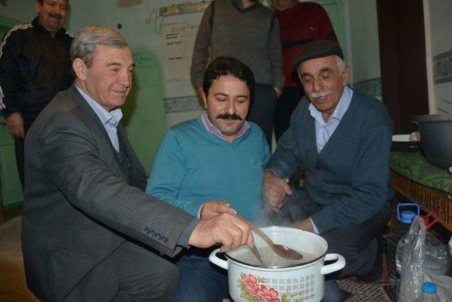 Başkan Kalın &rsquo;&ccedil;ekme Helva&rsquo; Yapımına Katıldı 1