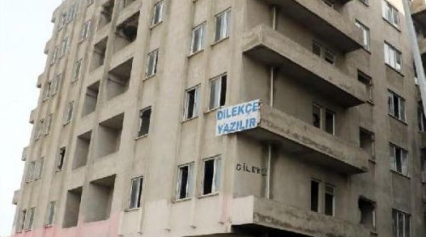 Eşi Boşanmak Isteyince Intihara Kalkıştı