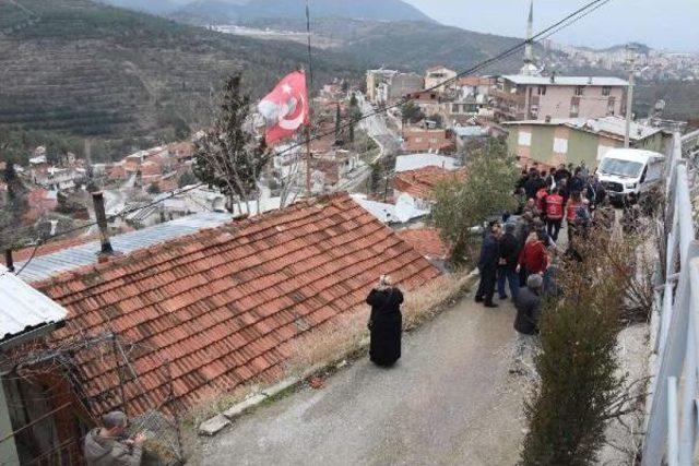 Şehit Ateşi İzmir'e Düştü