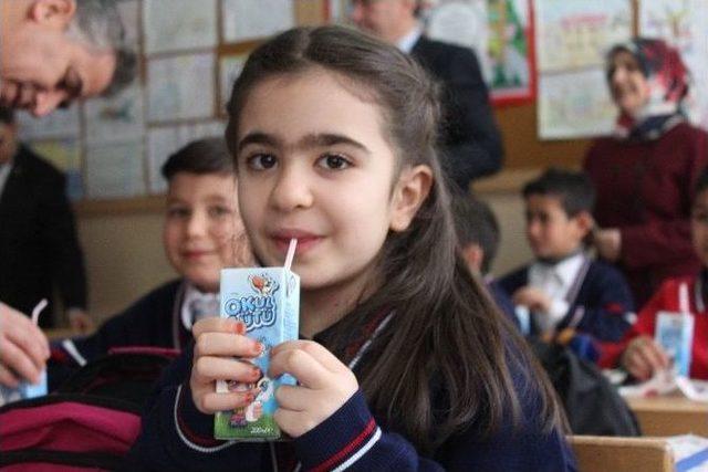 Okullarda Süt Dağıtımı Başladı 1
