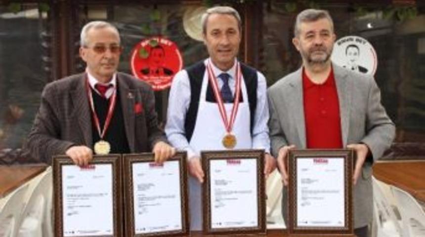 T&uuml;rsab&rsquo;dan Turizm El&ccedil;ilerine Jest