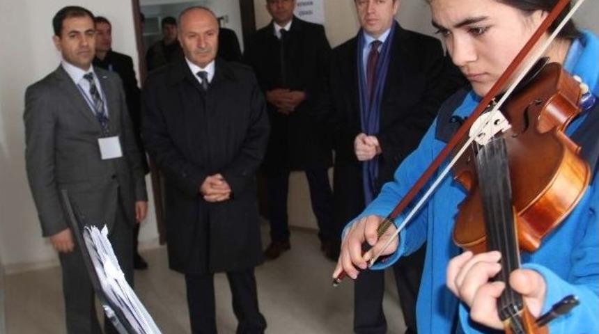 Vali &Ccedil;ınar&rsquo;dan Okul Ziyaretleri