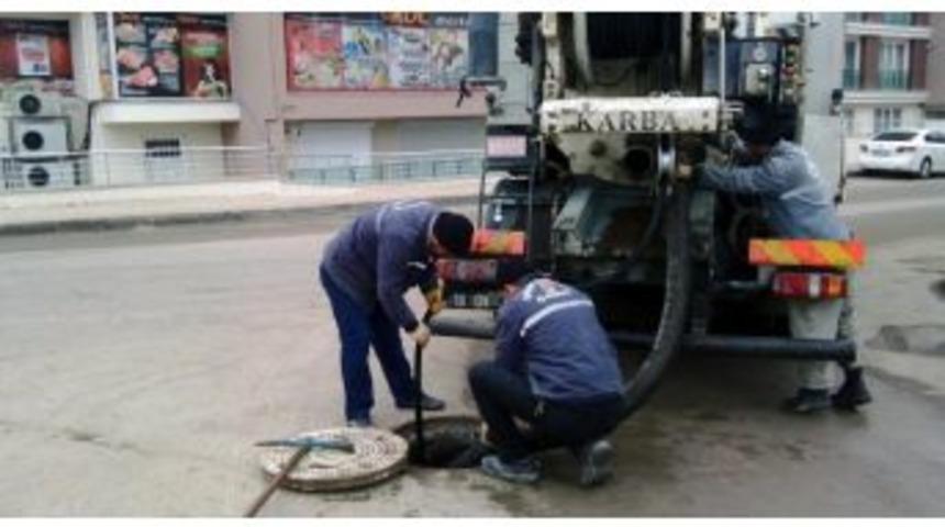 &Ccedil;ankırı&rsquo;da Yağmur Suyu Kanalları Temizleniyor