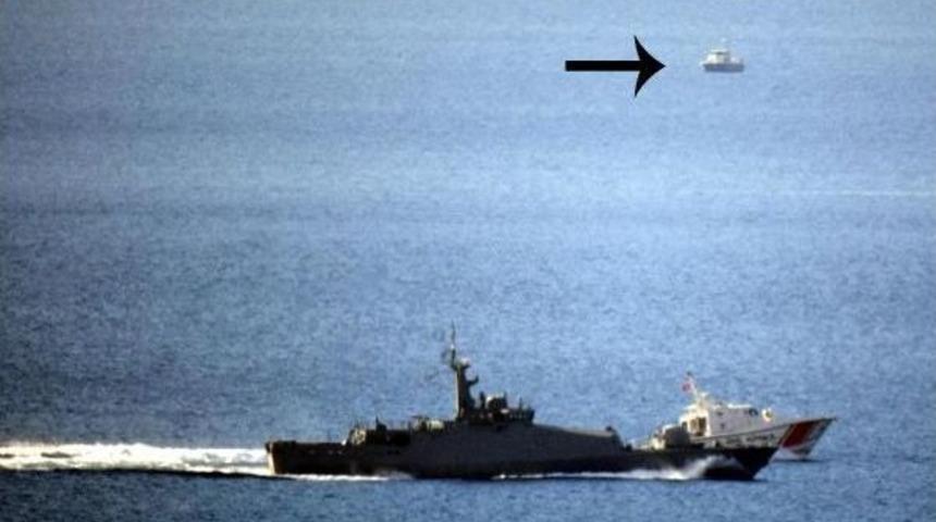 Kardak'ta Yine 'bot Dalaşı'; Yunan Botuna M&uuml;dahale Edildi- Ek Fotoğraflar