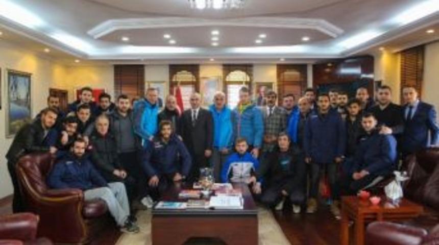 Sapancaspor&rsquo;dan Başkan Yılmazer&rsquo;e Ziyaret