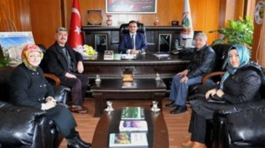 K&uuml;tahya &Ccedil;eşme Pınarları T&uuml;rbe Ve Mezarları Koruma Derneğinden Ziyaret