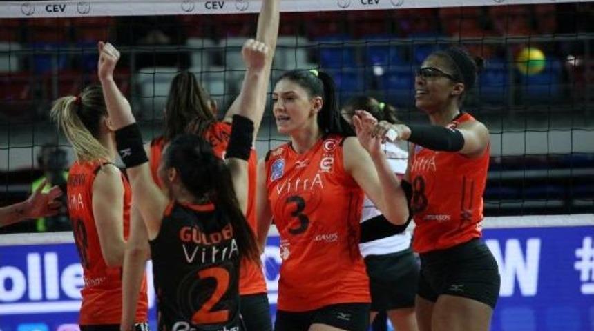 Eczacıbaşı Vitra - Uralochka-Ntmk Ekaterinburg: 3 - 1