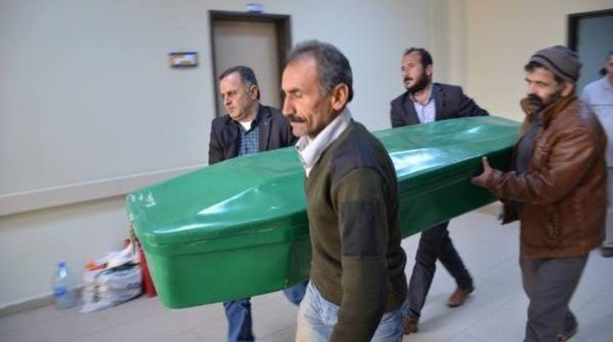 Hastanede 'boğaz Iltihabı' Teşhisi Konular &Ccedil;ocuk Evde &Ouml;ld&uuml;