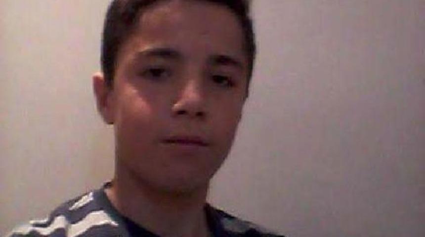 15 Yaşındaki &Ccedil;ocuk Kullandığı Trakt&ouml;r&uuml;n Altında Kalarak &Ouml;ld&uuml;