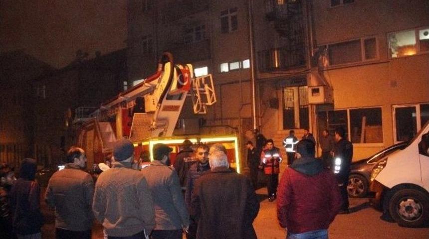 Eski Eşine Kızıp Evi Yakmaya Kalktı