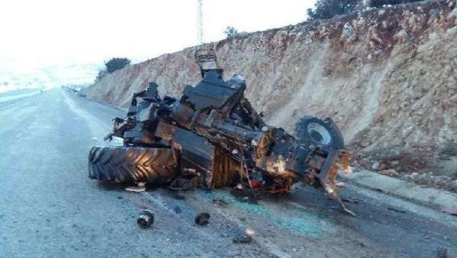 Seyir Halindeki Tır'dan Traktör Düştü