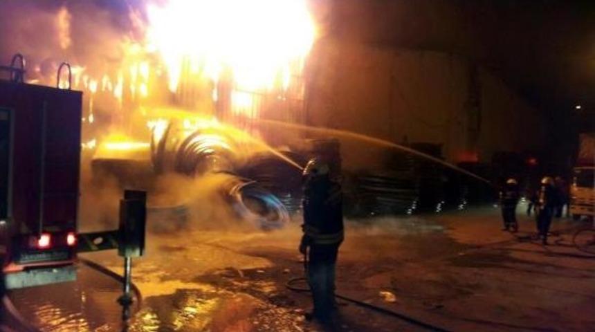 Plastik Fabrikasında Yangın