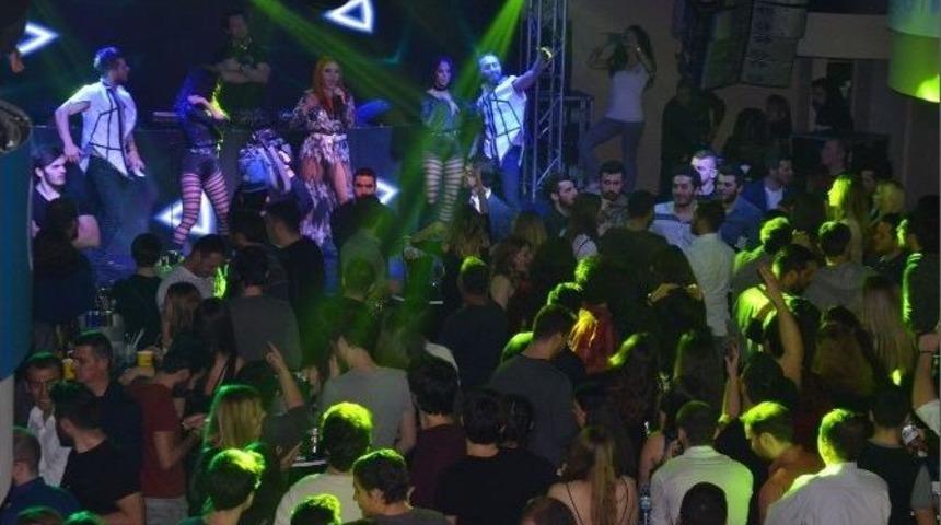 Aleyna Tilki Yerine Ece Se&ccedil;kin Ve Ozan Doğulu