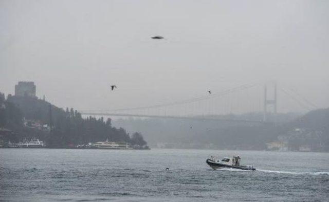 İstanbul Boğazı'nda Sis Etkili Oluyor