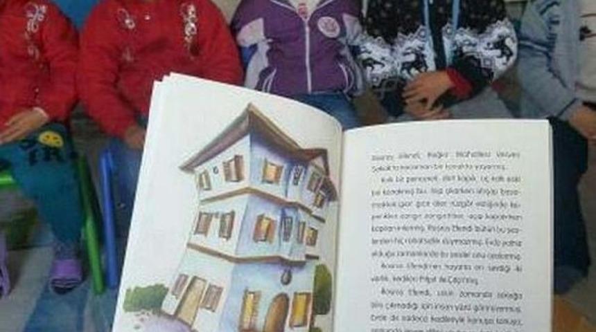 Ağaçtaki Kitabı Alıyorlar Alamayanlara Postalıyorlar