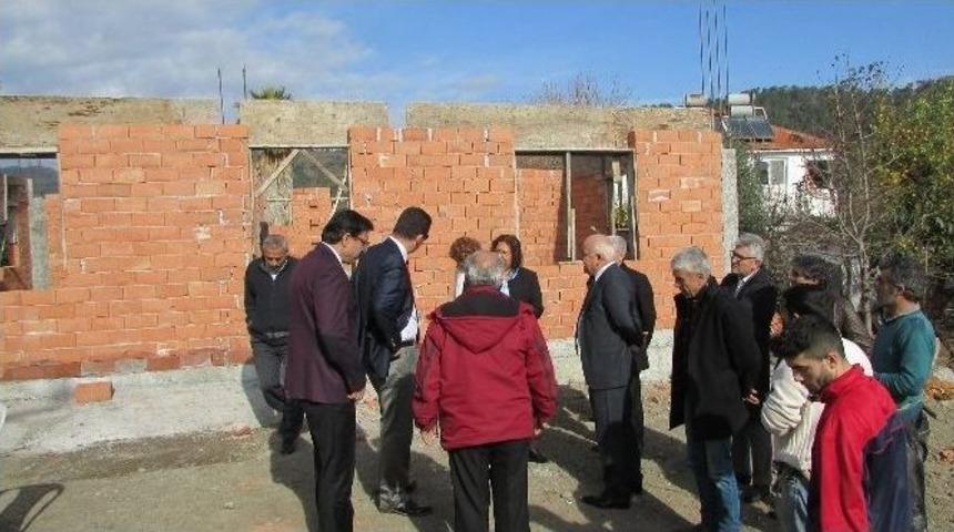 Evi Yanan Aile İ&ccedil;in Seferber Oldular