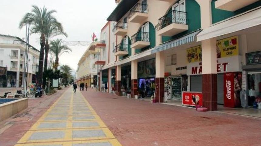  Rus Turistin Gözdesi Kemer'de Esnaf Yılı Kredilerle Geçirdi