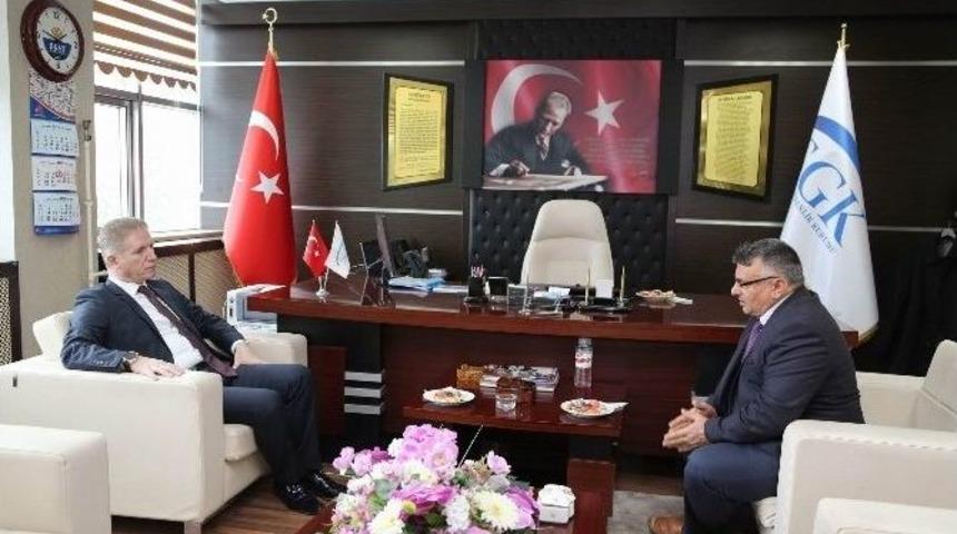 Vali G&uuml;l, Kurum Ziyaretlerini S&uuml;rd&uuml;r&uuml;yor