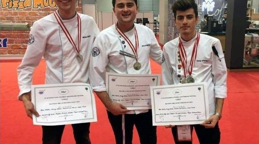 Ad&uuml;&rsquo;n&uuml;n Gen&ccedil; Aş&ccedil;ıları İstanbul Mutfak G&uuml;nleri&rsquo;nden Madalyayla D&ouml;nd&uuml;