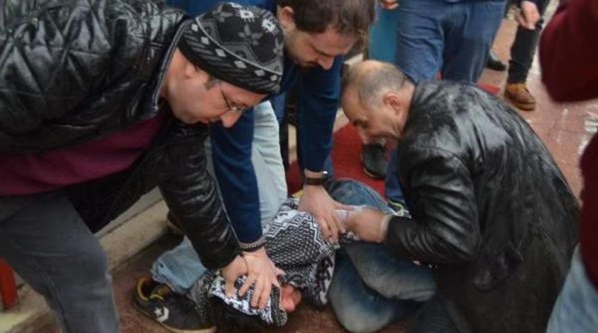 Esnaf, Hırsızlık Ş&uuml;phelisini Yakalayıp Polise Teslim Etti