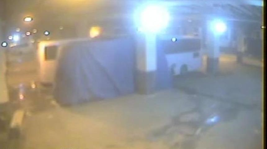 Otogardaki Kundaklama G&uuml;venlik Kamerasında (1)