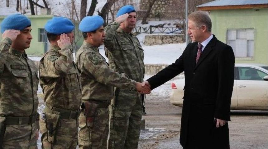 Vali G&uuml;l&rsquo;den, Jandarma Teşkilatı&rsquo;na Ziyaret