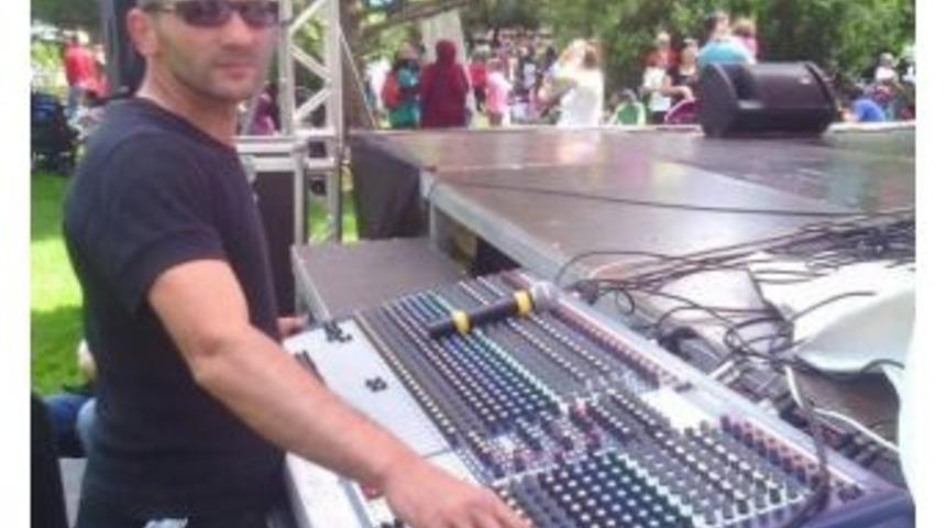 Ses Teknisyeni Evinin Banyosunda İntihar Etti