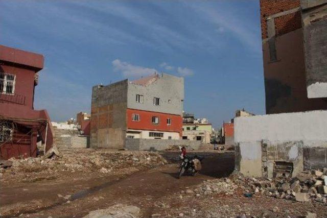 Nusaybin'de Hendek- Barikat Mağdurları Evlerinin Yıkılmasını Istemiyor