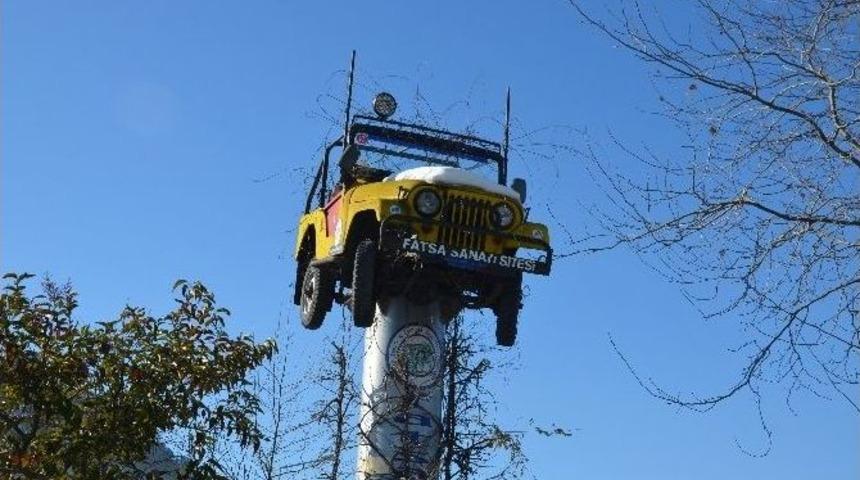 Direk Tepesindeki Cipin Sırrı