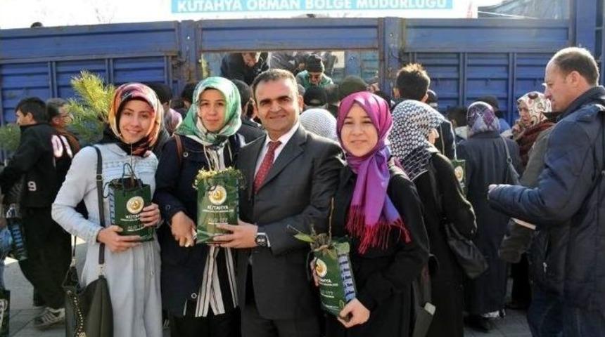 1 Yılda 83 Bin Fidan &Uuml;cretsiz Olarak Dağıtıldı