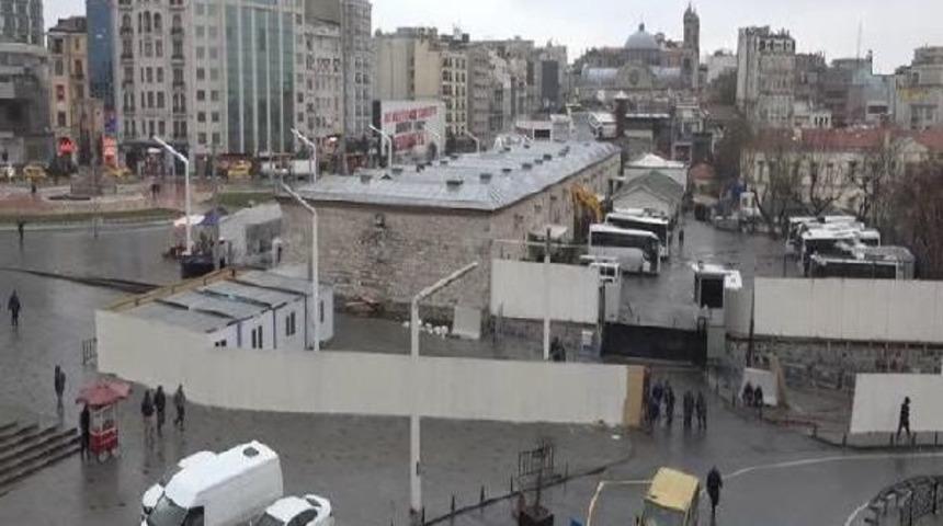 Taksim'deki Cami Alanında Şantiye Hazırlıklarına Başlandı