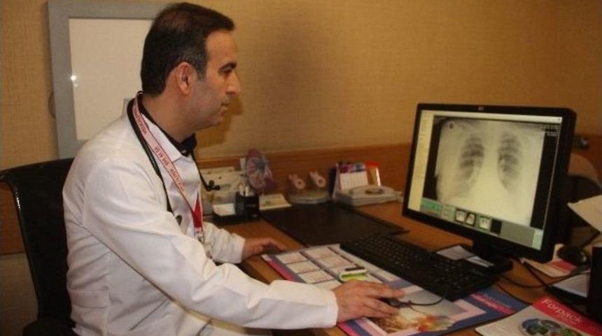 Sigarayı İlk Defa İ&ccedil;en 3 Kişiden Biri Bağımlı Oluyor