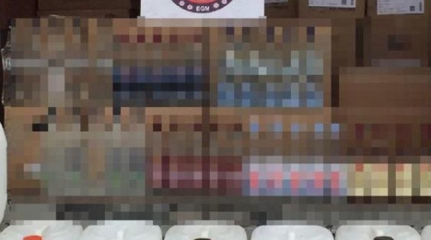 Terk Edilen Kamyondan 3 Bin Şişe Sahte I&ccedil;ki &Ccedil;ıktı