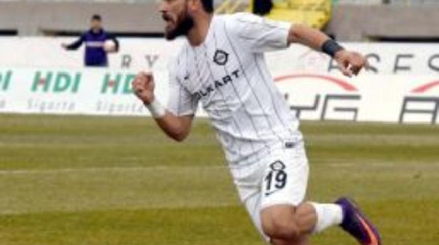 Altay'da Abd&uuml;lkadir Performansıyla Beğeni Topluyor