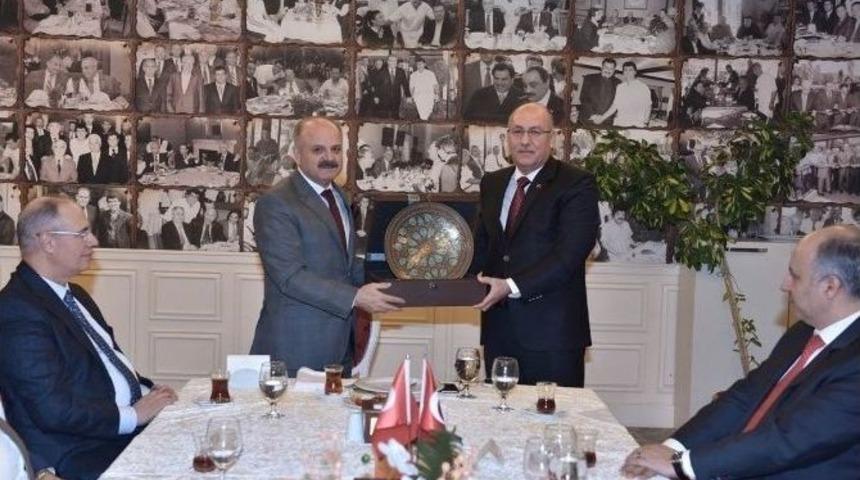 &Ccedil;akacak, Yargıtay Cumhuriyet Savcısı Olarak Atanan Başsavcı Yıldırım&rsquo;a Veda Yemeği Verdi