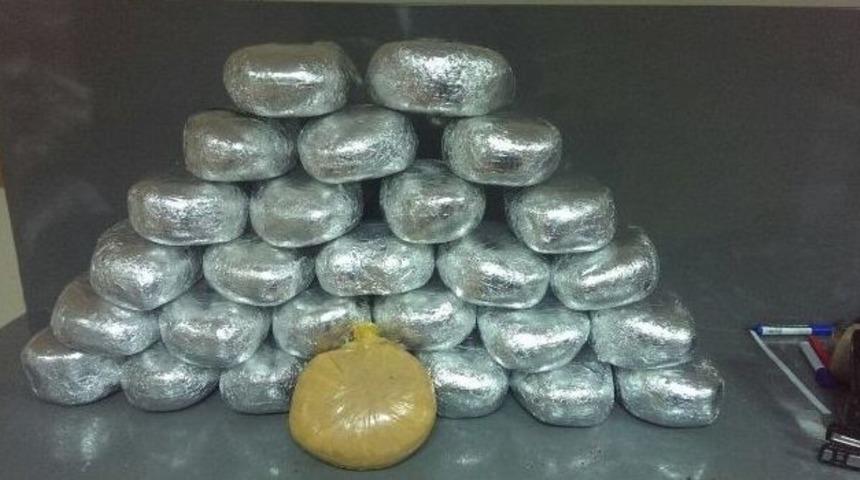 Kendilerine Aile S&uuml;s&uuml; Veren Zehir Tacirlerine Operasyon