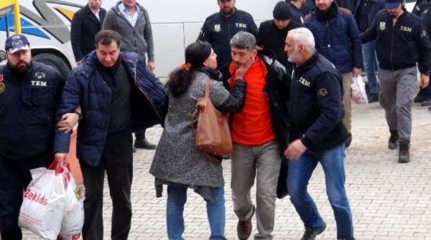 Karab&uuml;k'te 10 Polis Fet&ouml;'den Adliyede
