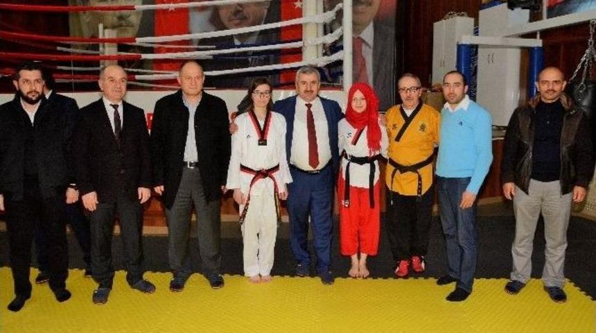 Başkan Baran, Başarılı Sporculara Diplomalarını Verdi