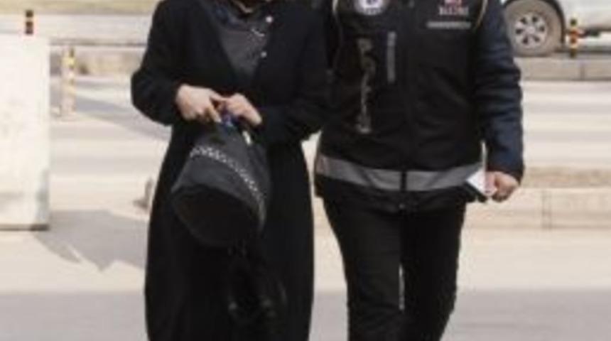 Fet&ouml; Ablası Olduğu İddia Edilen Kadın Adliyeye Sevk Edildi