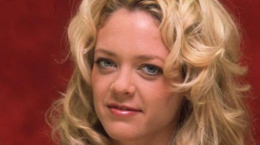 &Uuml;nl&uuml; oyuncu uykusunda &ouml;ld&uuml;