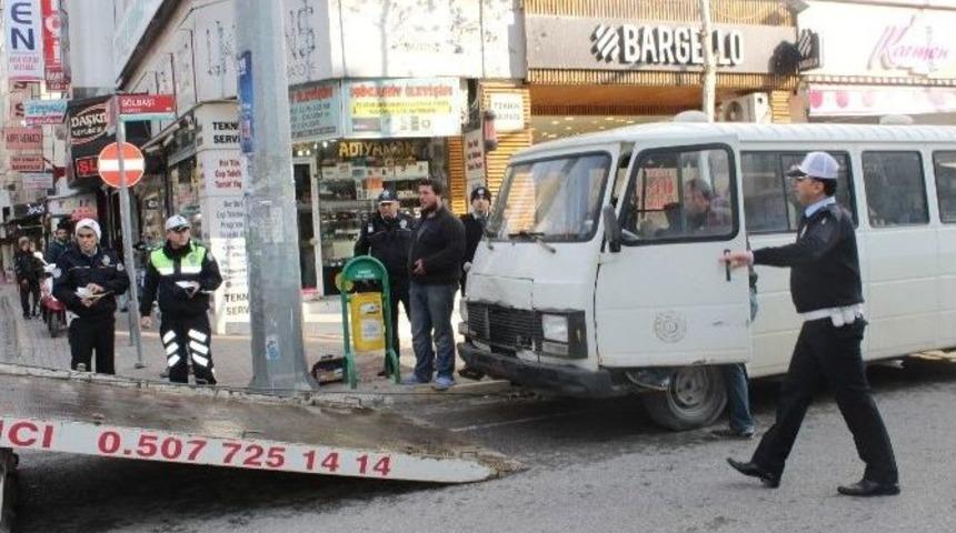 Plakasız Minib&uuml;s Polisi Harekete Ge&ccedil;irdi
