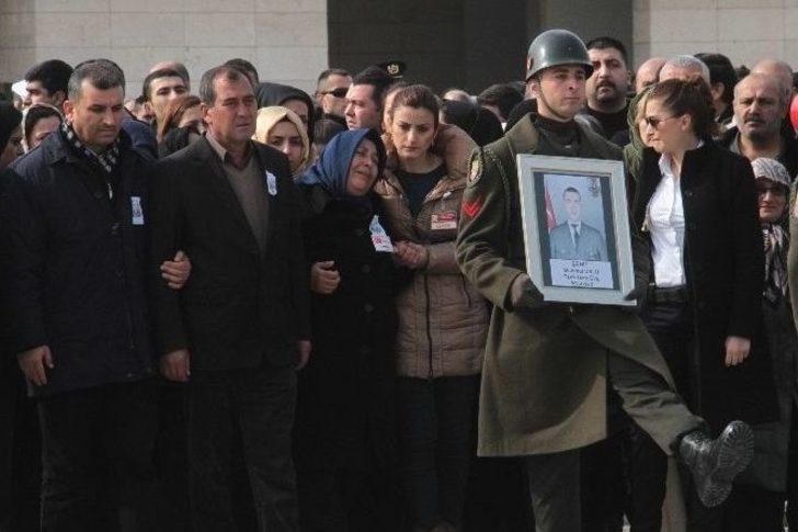 Başbakan Yıldırım, Birlikte Yemek Yediği El Bab Şehidinin Cenazesine Katıldı G3