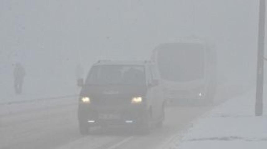 Yüksekova’da Uçak Seferleri İptal Edildi