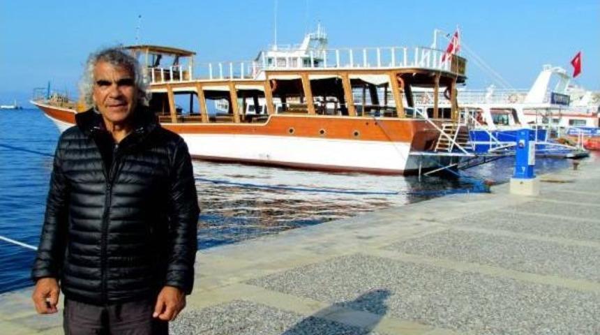 &Ccedil;eşme'de Gezi Tekneleri Sahipleri Barınak Istiyor