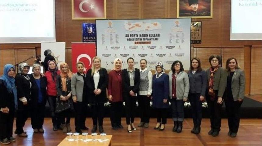 Ak Parti Eskişehir Kadın Kolları Da Bursa&rsquo;daki B&ouml;lge Eğitim Toplantılarına Katıldı