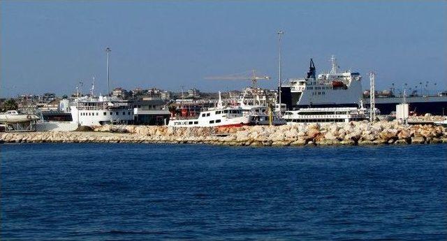 Çeşme’deki Gezi Teknelerinde Barınak Sıkıntısı